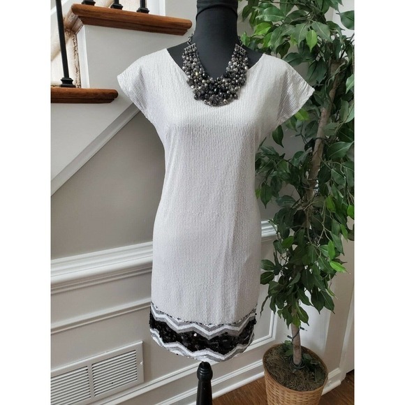 Emmelee Women's White Polyester Round Neck Cap Sleeve Knee Length Dress Size M - Picture 2 of 11